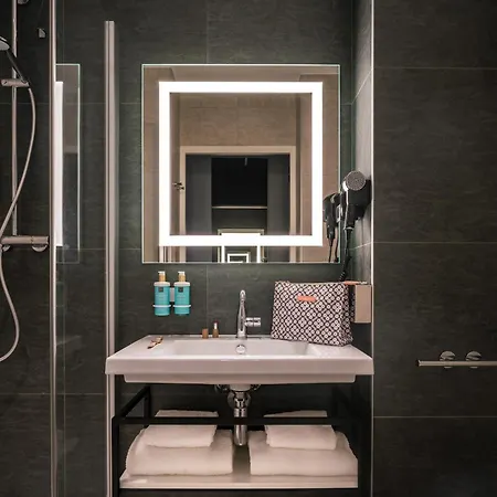 Novotel Paris Val De Hotel 4*