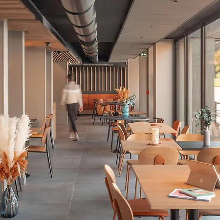 Novotel Paris Val De 4*