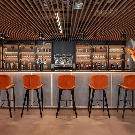 Novotel Paris Val De 4*